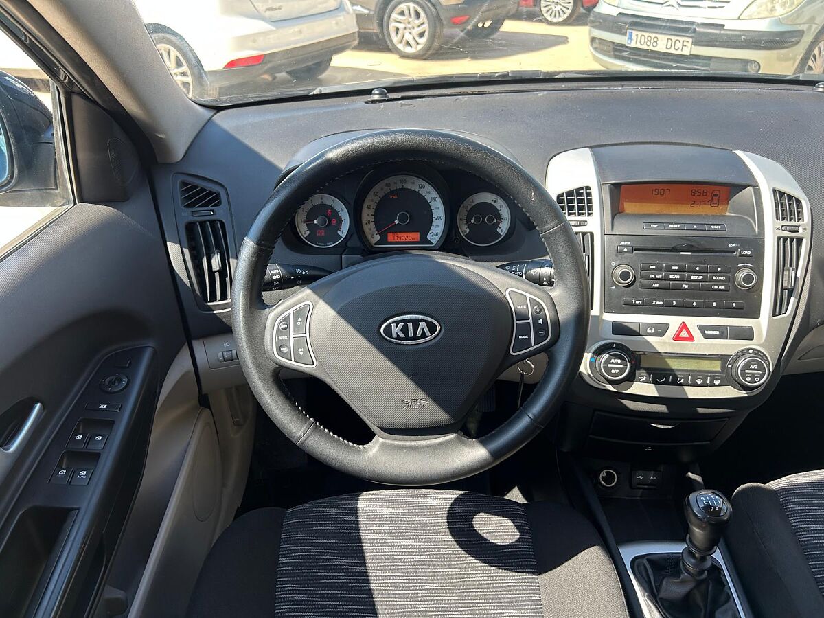 KIA CEE'D DRIVE 1.4 SPANISH LHD IN SPAIN 108000 MILES SUPERB LITTLE CAR 2009